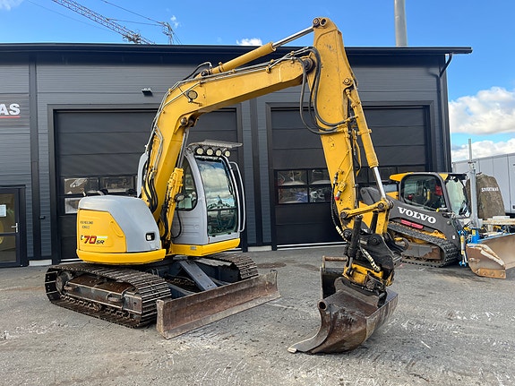 New Holland Kobelco E70SR-1ES 2 of 30