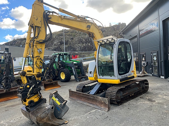 New Holland Kobelco E70SR-1ES 9 of 30