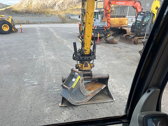 New Holland Kobelco E70SR-1ES 28 of 30