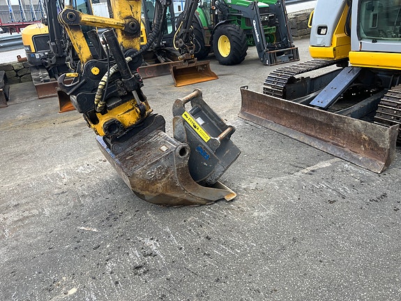 New Holland Kobelco E70SR-1ES 10 of 30