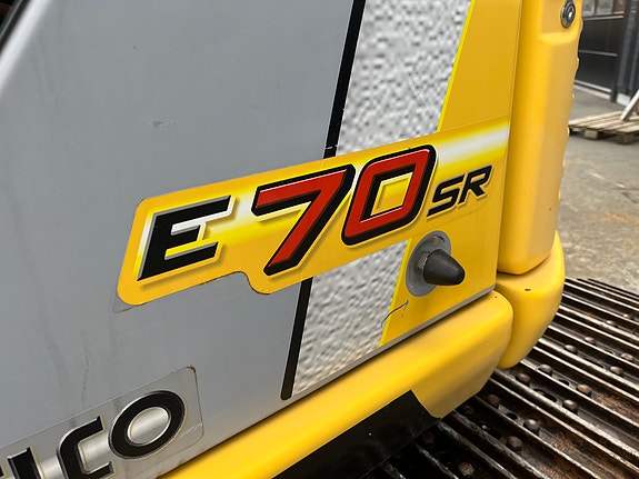 New Holland Kobelco E70SR-1ES 11 of 30