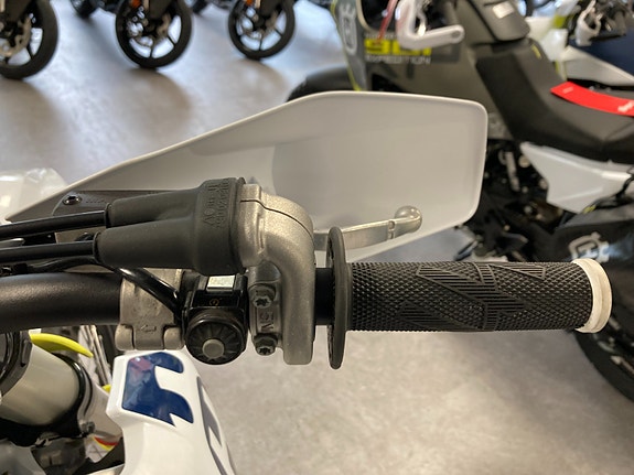 Husqvarna FE 250 Enduro *Kun 14 timer* 8 of 30