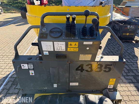Wacker Neuson DT15 Kompakt dumper 13 of 20