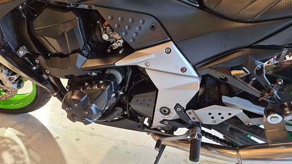 Kawasaki Z 1000 8 of 16