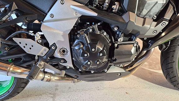 Kawasaki Z 1000 7 of 16