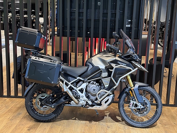 Triumph Tiger 1200 Rally Explorer - Med koffertsett 2 of 11
