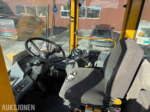 Volvo L70 24 of 30