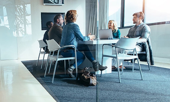 Vi holder til i Oslo sentrum i trivelige lokaler.