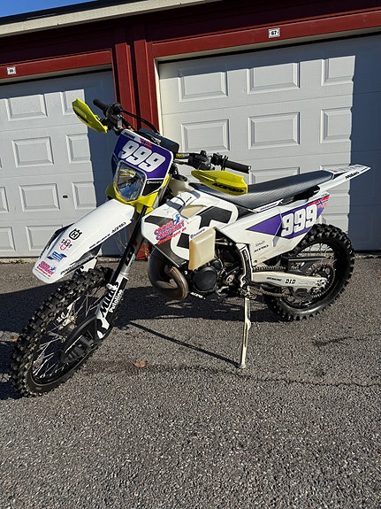 Husqvarna TE 250i 4 of 11