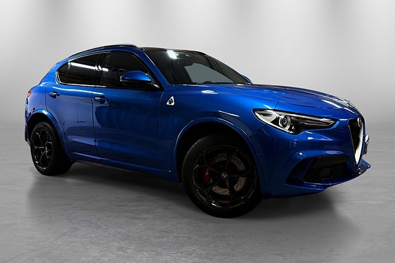 Alfa Romeo Stelvio Quadrifoglio 17 of 30