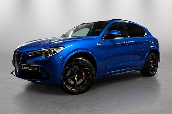 Alfa Romeo Stelvio Quadrifoglio 10 of 30