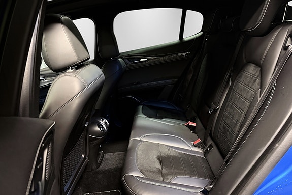 Alfa Romeo Stelvio Quadrifoglio 29 of 30