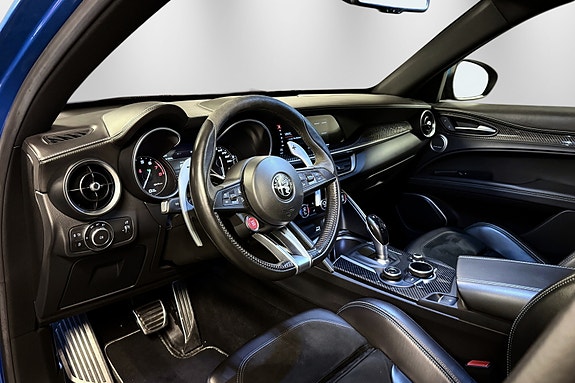 Alfa Romeo Stelvio Quadrifoglio 19 of 30