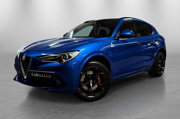 Alfa Romeo Stelvio Quadrifoglio 12 of 30