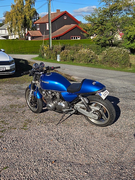 Kawasaki Zephyr 750 4 of 7