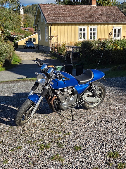 Kawasaki Zephyr 750 3 of 7