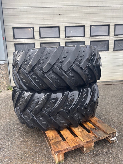 Hjulsett Valtra T/N 650/65-38   540/65-28, kr 25 000,-