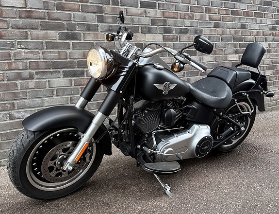 Harley-Davidson FLSTFB Fat Boy Special 9 of 13