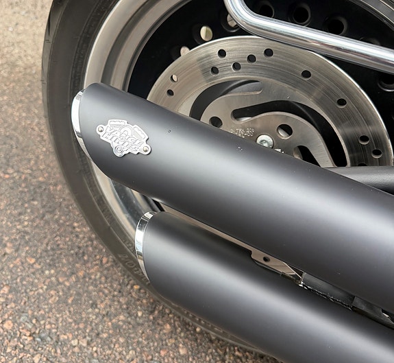 Harley-Davidson FLSTFB Fat Boy Special 6 of 13