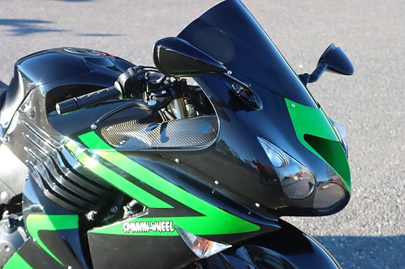 Kawasaki ZZR 1400 17 of 18