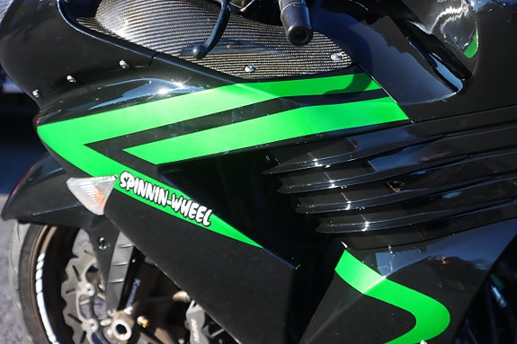 Kawasaki ZZR 1400 8 of 18
