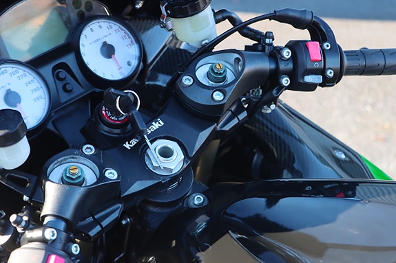 Kawasaki ZZR 1400 9 of 18