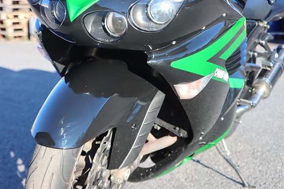 Kawasaki ZZR 1400 12 of 18