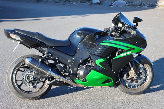 Kawasaki ZZR 1400 15 of 18
