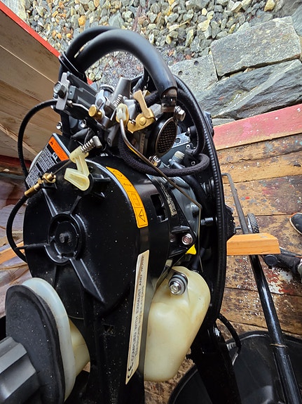 Suzuki DF6 4 of 9