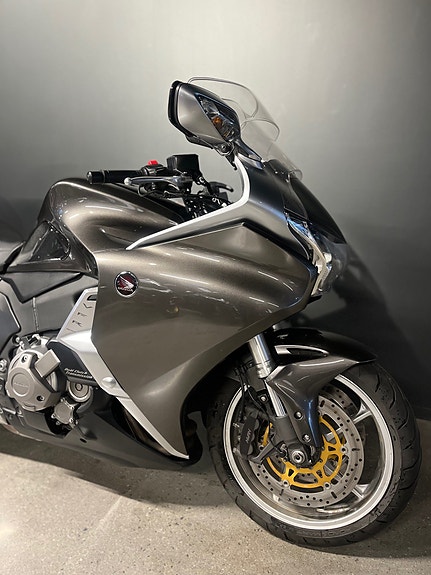 Honda VFR 1200 F DCT- ¤ Ny storservice utført ¤ 3 of 9