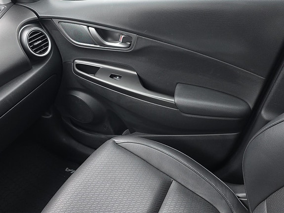 Hyundai Kona 16 of 20