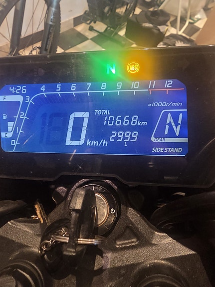 Honda CB 125 R 12 of 14