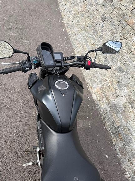 Honda CB 125 R 4 of 14