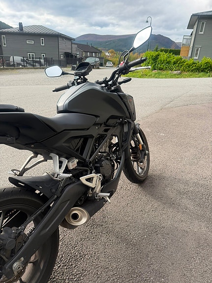 Honda CB 125 R 6 of 14