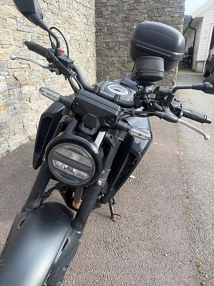 Honda CB 125 R 9 of 14