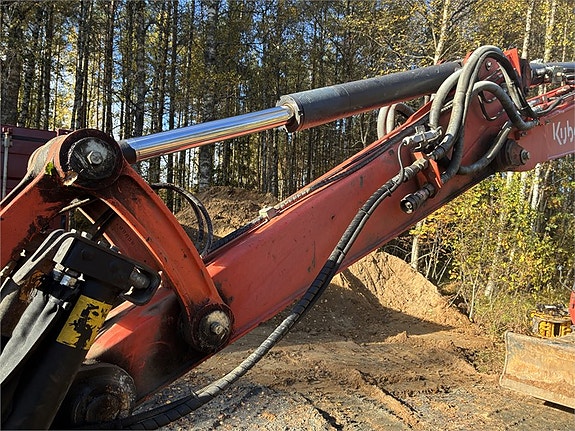 Kubota KX080 15 of 17