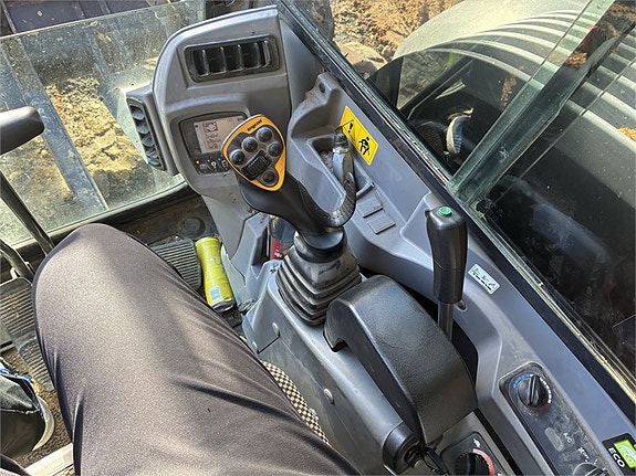 Kubota KX080 7 of 17