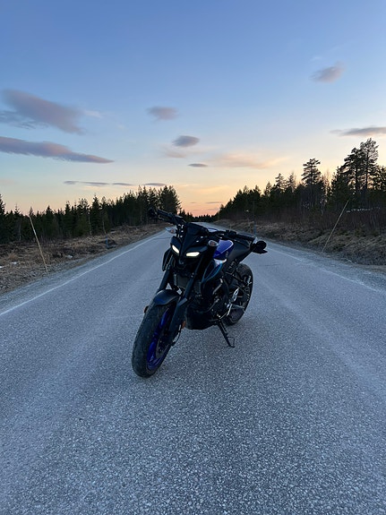 Yamaha MT-125 2 of 11