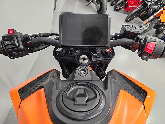 KTM 390 Duke 11 of 12