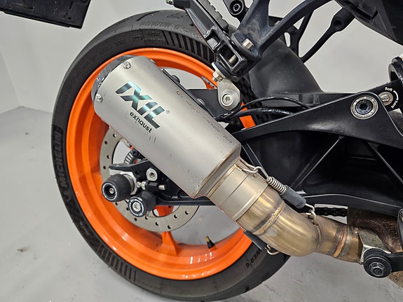 KTM 390 Duke 8 of 12