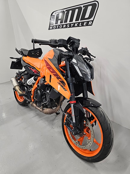 KTM 390 Duke 2 of 12