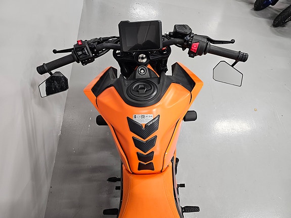 KTM 390 Duke 9 of 12