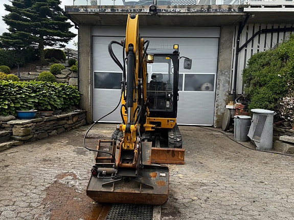 Cat 302.7D CR - - HYDRAULISK PUSSESKUFF - 3 SKUFFER - S-40 HYD FESTE - 2.7 TONN - KUN 4400 TIMER 2 of 26