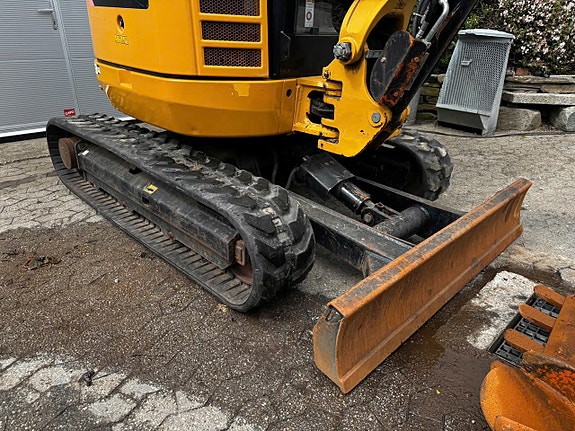 Cat 302.7D CR - - HYDRAULISK PUSSESKUFF - 3 SKUFFER - S-40 HYD FESTE - 2.7 TONN - KUN 4400 TIMER 10 of 26