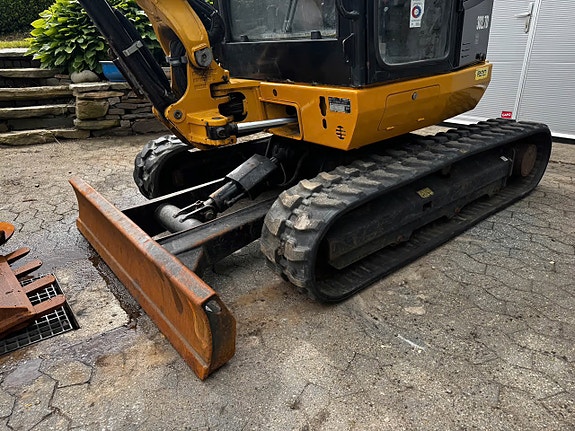 Cat 302.7D CR - - HYDRAULISK PUSSESKUFF - 3 SKUFFER - S-40 HYD FESTE - 2.7 TONN - KUN 4400 TIMER 9 of 26