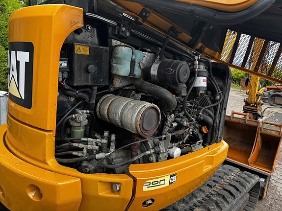Cat 302.7D CR - - HYDRAULISK PUSSESKUFF - 3 SKUFFER - S-40 HYD FESTE - 2.7 TONN - KUN 4400 TIMER 17 of 26