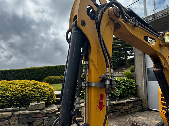 Cat 302.7D CR - - HYDRAULISK PUSSESKUFF - 3 SKUFFER - S-40 HYD FESTE - 2.7 TONN - KUN 4400 TIMER 13 of 26