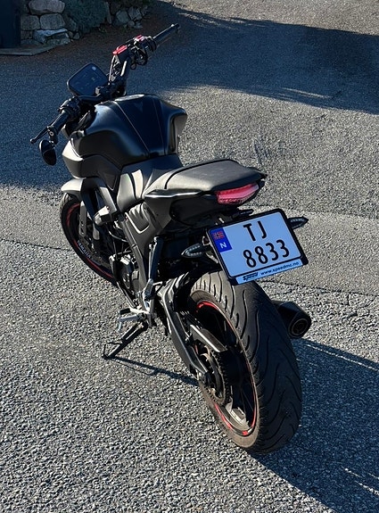 Yamaha MT-125 2 of 12