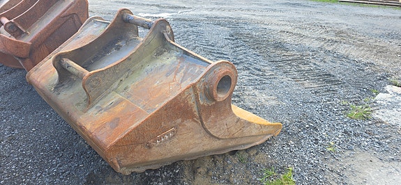 Volvo 3 of 5