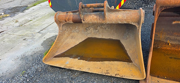 Volvo 2 of 5
